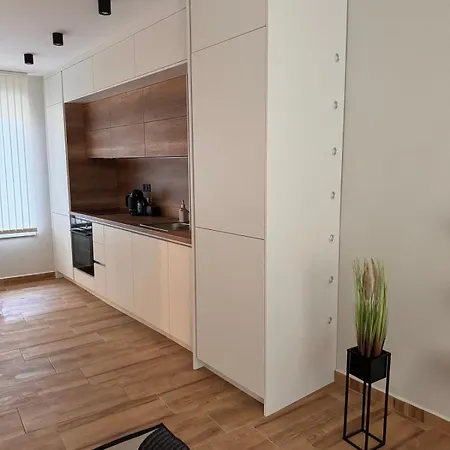 Goldy Central Beach Apartment With Private Garden Burgas Exterior photo