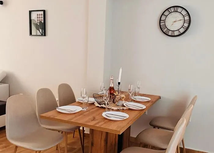 Goldy Central Beach Apartment With Private Garden Burgas